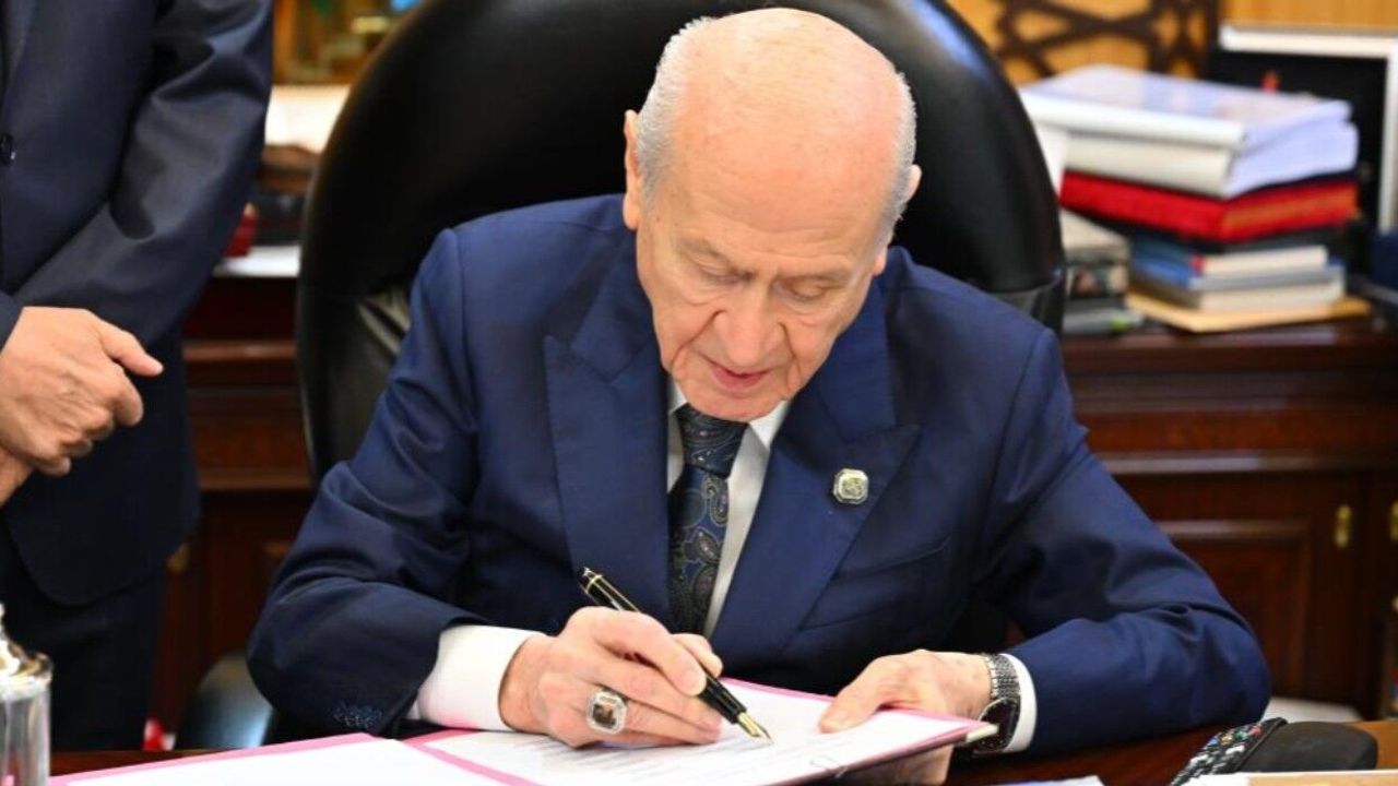 MHP Genel Başkanı Bahçeli: “(Çerçeve yasa) Bu imzayla bin yıllık kardeşliğimiz bir kez daha tescillenmiştir”